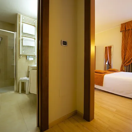 Western Crystal Palace 4* Turín