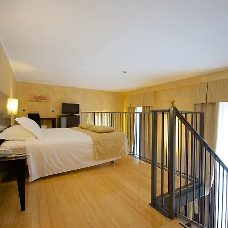 Hotel Western Crystal Palace 4*