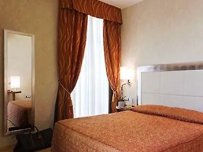 Western Crystal Palace Otel
