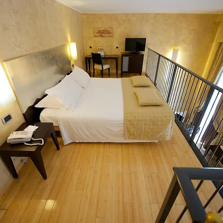 Western Crystal Palace Hotel