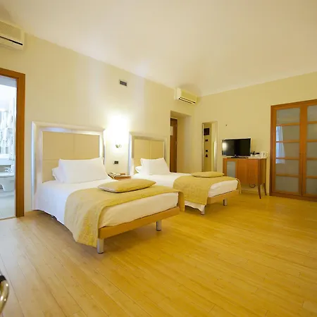 Western Crystal Palace Hotel 4*
