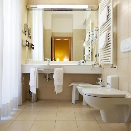 Western Crystal Palace 4* Turin