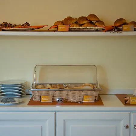 فندق Western Crystal Palace 4*