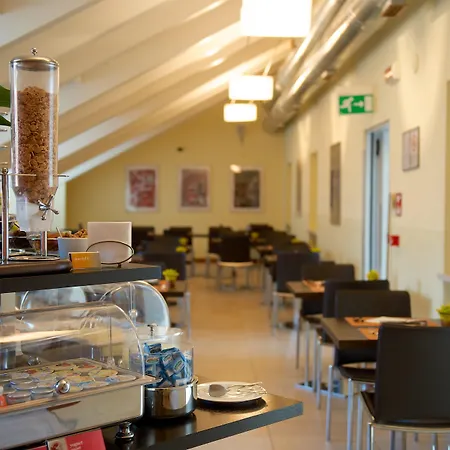 Western Crystal Palace فندق تورينو