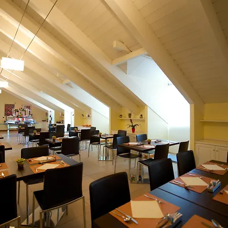 Western Crystal Palace 4*