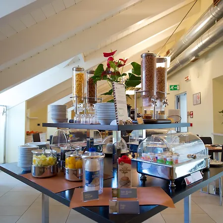 Western Crystal Palace 4*