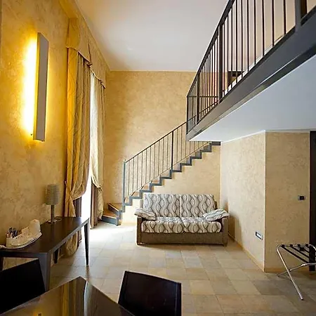 Western Crystal Palace Hotel 4*