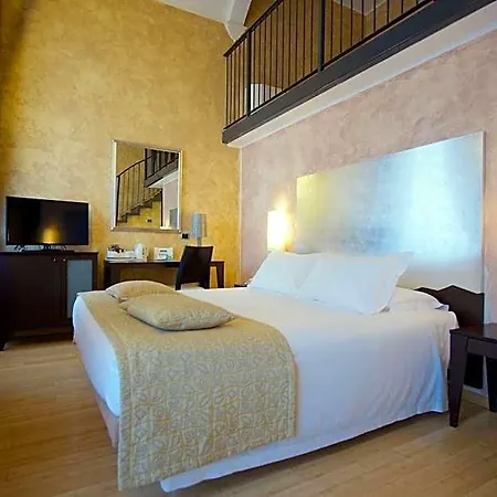 Western Crystal Palace Hotel
