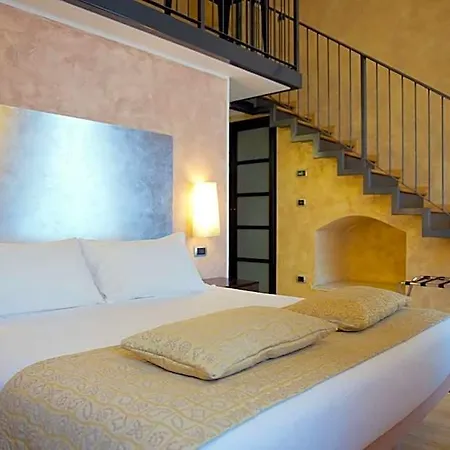 Western Crystal Palace Hotel