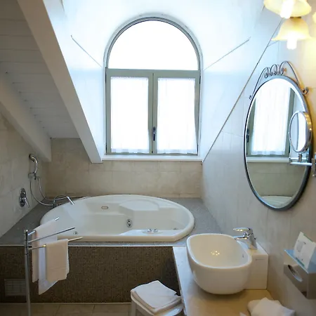 Western Crystal Palace 4*
