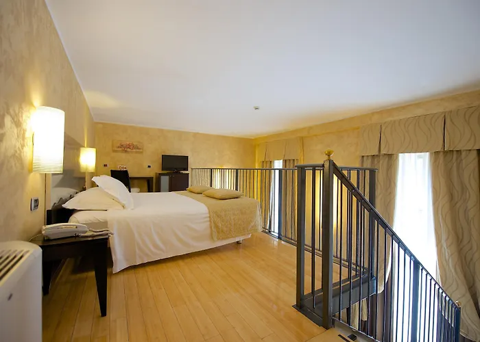 ホテル ベストウエスタン クリスタル パレス 4*