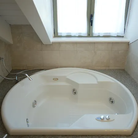 Western Crystal Palace Hotel 4*