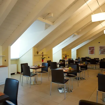 Western Crystal Palace 4*