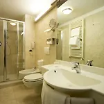 Western Crystal Palace Hotel 4*