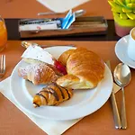 Western Crystal Palace Hotel 4*